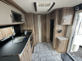 Swift Elegance Grande 835 2021