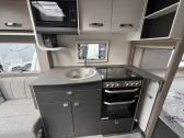 Swift Exclusive Alpine 4 2025